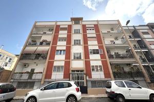 3 LOCALI A BARI