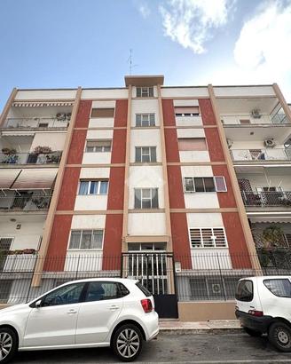 3 LOCALI A BARI