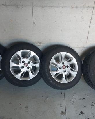 4 cerchi in lega montati su fiat panda 319