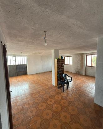 Cuneo - garage/magazzino 64 mq + cantina 22mq