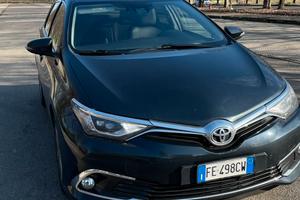 Toyota Auris 1.6 d4d Lounge - 2016
