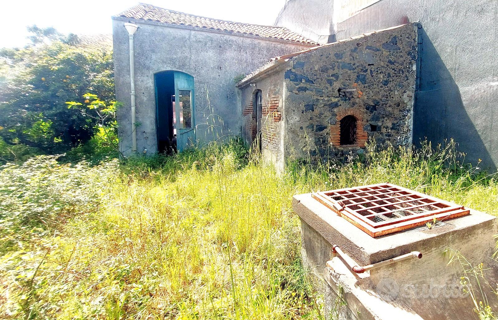 Rustico con terreno edificabile di 1200 mq - Vista 2