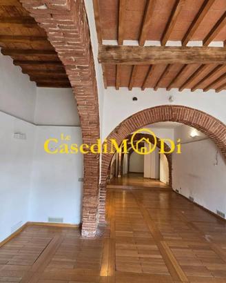 Immobile di 100 m² a Livorno