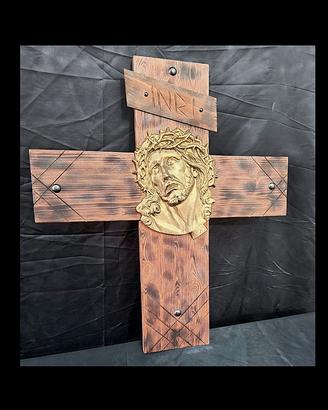 CROCE CON VOLTO DI GESU'