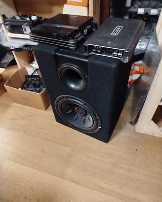  in blocco un sub e due amplificatori 