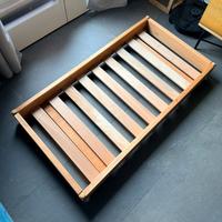 Lettino Montessori in legno Okumé naturale