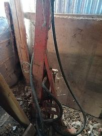 Caricatore balle idraulico