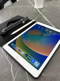 iPad 5 (2017, A9 series) 9.7" con Apple Pencil