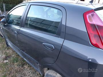 Fiat grande punto e  ford focus  sw  2008