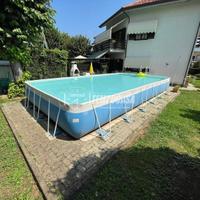 Villa libera su tre lati con ampio giardino