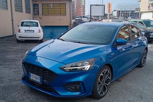 Ford Focus ST line