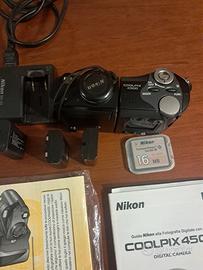 macchina fotografica  digitale 