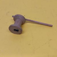 Gioco in legno con rocchetto di filo, realizzazion