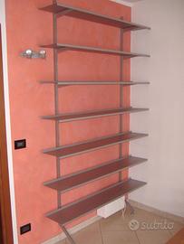 libreria in acciaio 