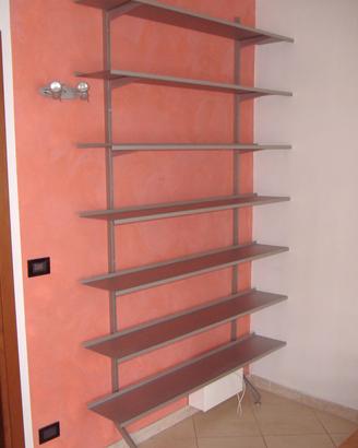 libreria in acciaio 