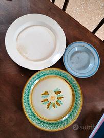 tre piatti antichi in blocco