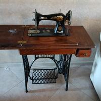 macchina da cucire antica Singer 