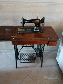 macchina da cucire antica Singer 