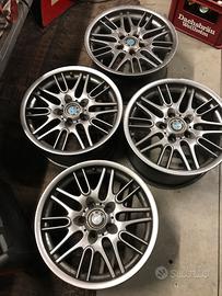 4 cerchi in lega da 17 pollici per BMW e46