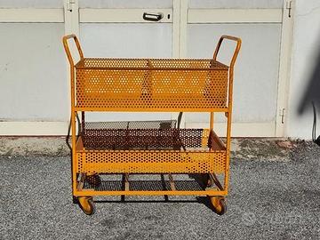 Carrello industriale in metallo