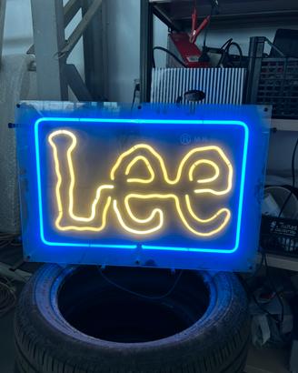 Insegna luminosa neon