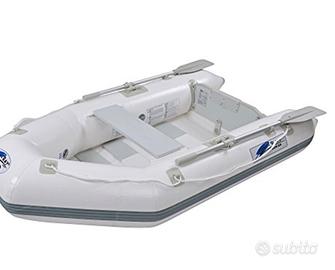 Gommone con motore elettrico nuovo