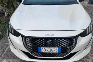 Peugeot 208 full electric gt 136cv