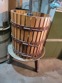 TORCHIO PER VINO CON  TUTTI GLI ACCESSORI  E VASCA