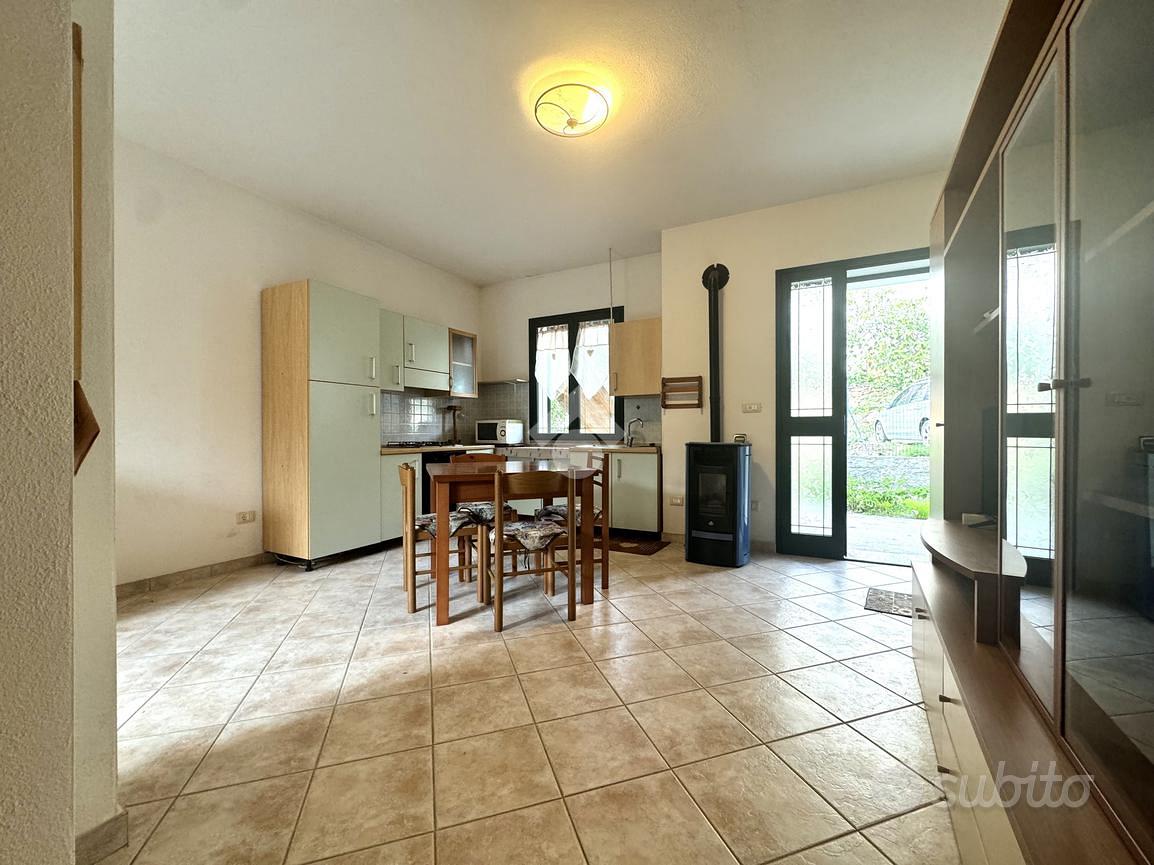 3 LOCALI A BUDONI - Vista 6