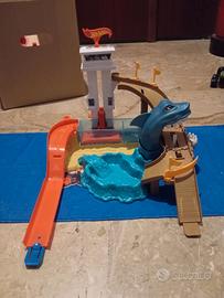 Pista hotwheels squalo