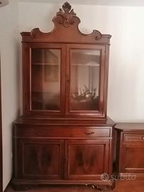 credenza con vetrina