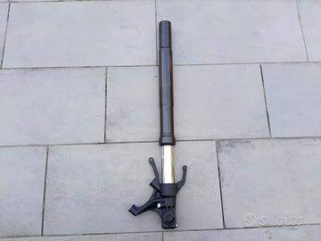 FORCELLA DESTRA PERFETTA YAMAHA R1 2004 2006 2006