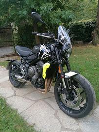 Cupolino Triumph Trident 660