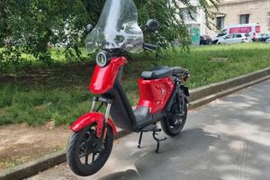 NIU UQI