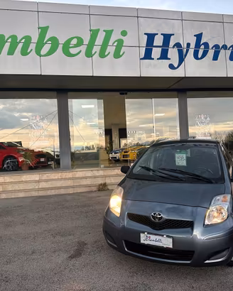 Toyota Yaris 1.3 BENZ 5 porte Sol