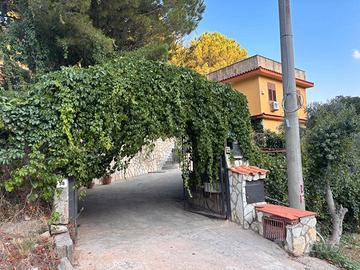 Belmonte Mezzagno Villa con ampio giardino