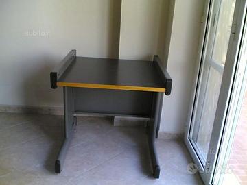 Tavolo porta PC - marca Trau