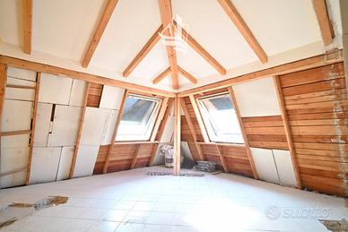 Laives: Bilocale mansardato da ristrutturare con g