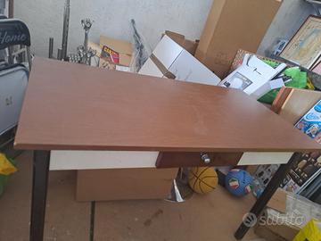 tavolo da cucina con cassetto 130x70cm