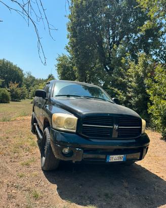 Dodge Ram 5.7  Hemi
