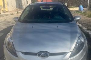 Ford Fiesta 1.4 titianium per neopatentati