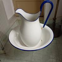 Bacinella con brocca