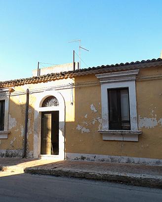 Indip. in via Magenta con garage e spazi esterni