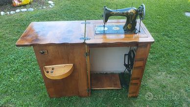 Macchina da cucire d'epoca Wunder 