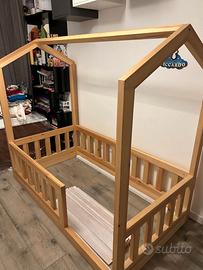 Letto montessoriano a capanna
