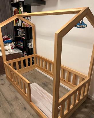 Letto montessoriano a capanna