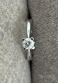 Anello Damiani oro 18 carati con diamante