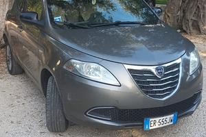 lancia Ypsilon Gold metano 2013