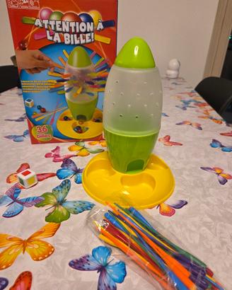 gioco da tavolo con biglie