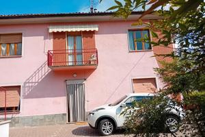 Mombercelli. Appartamento Centrale